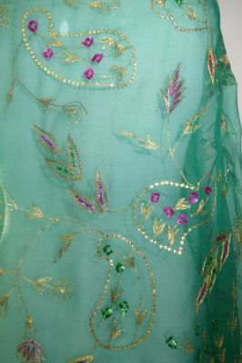 Dupatta Chiffon grün mit goldener Stickerei
