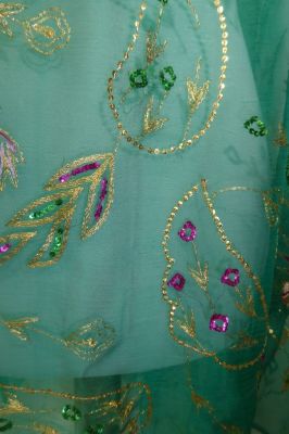 Dupatta Chiffon grün mit goldener Stickerei