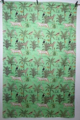 Sarong Dschungel grün mit wilden Tieren, Lungi, Stola, Dupatta aus Indien
