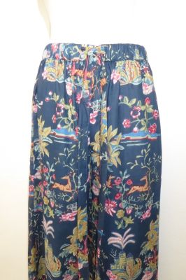 Hose aus reiner Baumwolle dunkelblau mit Tieren und Blumen, Sommerhose aus Baumwolle, dunkelblaue Freizeithose