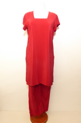 Salwar Kameez 2-teilig aus roter Kreppseide, Upcycling Seidenpunjabi in der Farbe rot