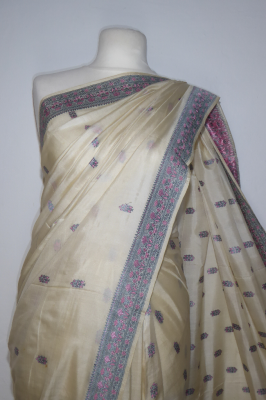 Seidensari creme mit gewebten Borten in grau und rosa - B-Ware