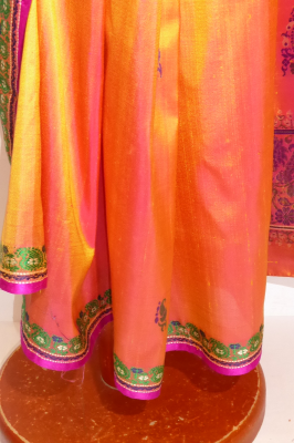 Seidensari orange mit grün und pink