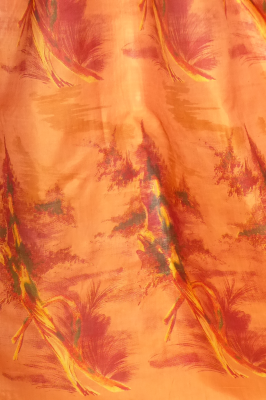 Seidensari hellbraun-orangebraun mit Goldborte