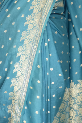 Seidensari enzianblau mit silber