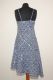 Feminines Sommerkleid aus Baumwolle mit blauen Blumen