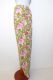Hose aus reiner Baumwolle hellgrün floral, Sommerhose aus Baumwolle, hellgrüne Freizeithose mit Blumenmuster