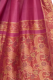 Seidensari magenta mit Borten in beige-braun