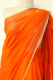 Seidensari orange mit gewebten Pfauen