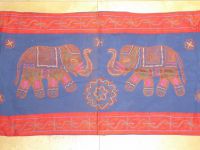 Wandbehang mit Elefanten-Motiv blau mit rotem Rand