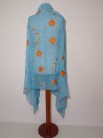 Dupatta Georgette hellblau mit orangefarbenen Blüten