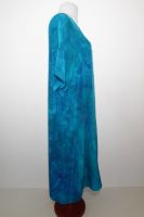 Kaftankleid Chandrika Kreppseide Batik blau, Seidenkaftan aus blauer Seide