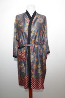Bali Kimono grau, Morgenmantel aus Bali Seide grau mit Muster