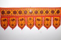 Tür-Vorhang Toran orange mit Stickerei und Spiegeln, indischer Türschmuck bestickt