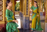 Brokatsari DRASHTI grüngold mit grünen Borten