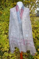 Handgewebter Wollschal mit filigranen Mustern - graubraun