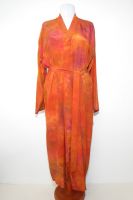 Morgenmantel aus dunkelroter reiner Seide