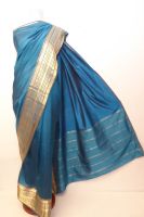 Sari Viskose azurblau mit breiter Goldborte