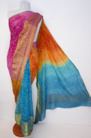 Georgetteseidensari 'Rainbow' mit Goldbrokat